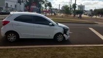 Ford Ka e Van se envolvem em colisão na Avenida Tancredo Neves