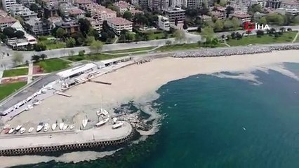 Caddebostan Sahili’nde deniz salyası tedirginliği