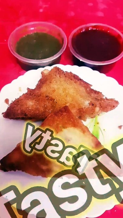 समोसे में कुछ नया ट्राई करें Bread Samosa #Shorts #How to make Bread Samosa #Bread Samosa Recipe #iftar #Ramdan #Snacks by Safina kitchen