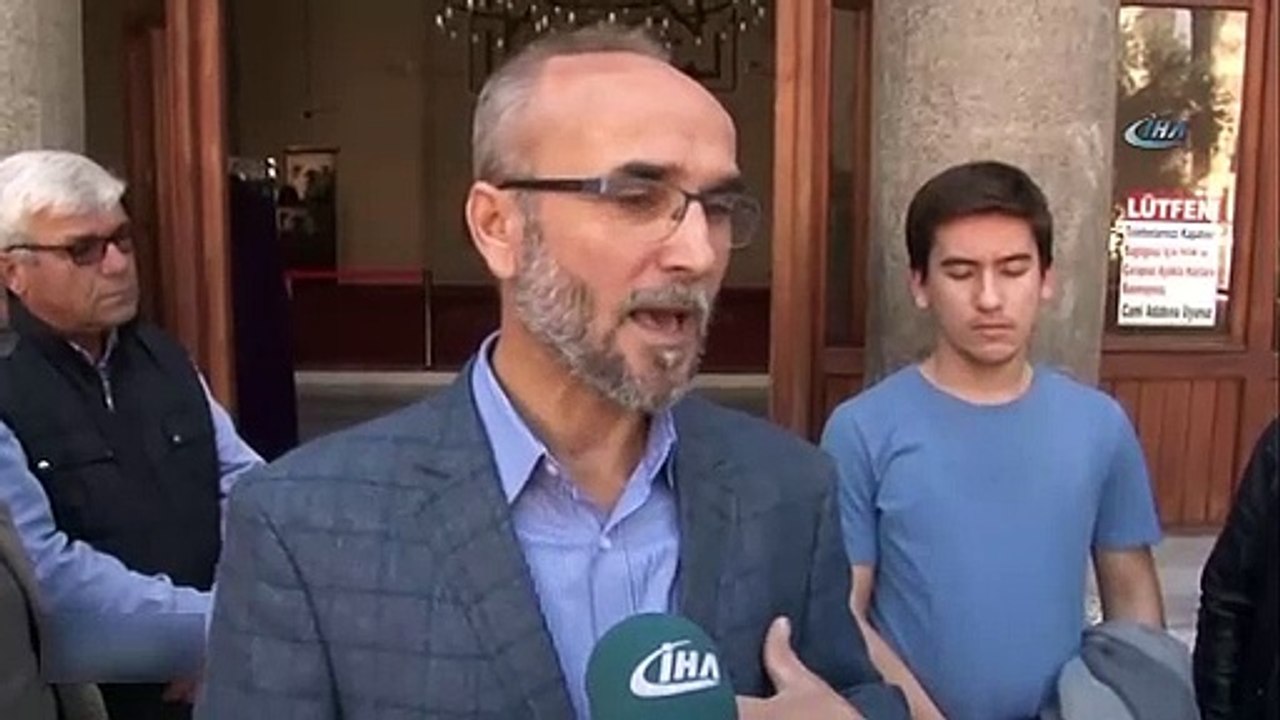 Oğlunun cenaze namazını kıldıran şehit babası yine duygulandırdı