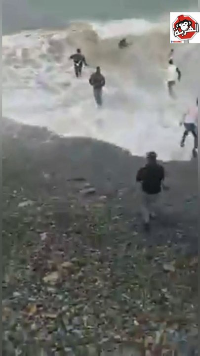 الفنيدق: عشرات الشباب يخاطرون بأنفسهم للهجرة سباحة نحو سبتة