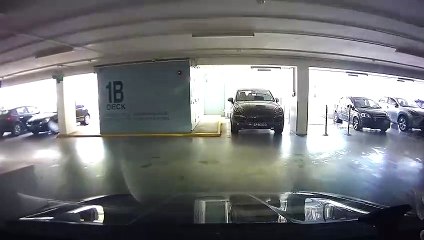 Bahtsız Porsche 911 Carrera!