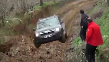 Dacia'dan lüks arazi araçlarını çileden çıkartan performans