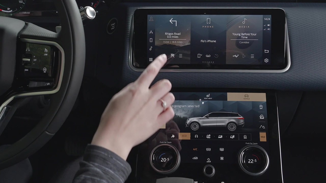 2021 Range Rover Velar P400e Infotainment