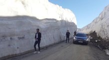 Kurtik Dağı'nda nisan sonu kar kalınlığı 6 metre