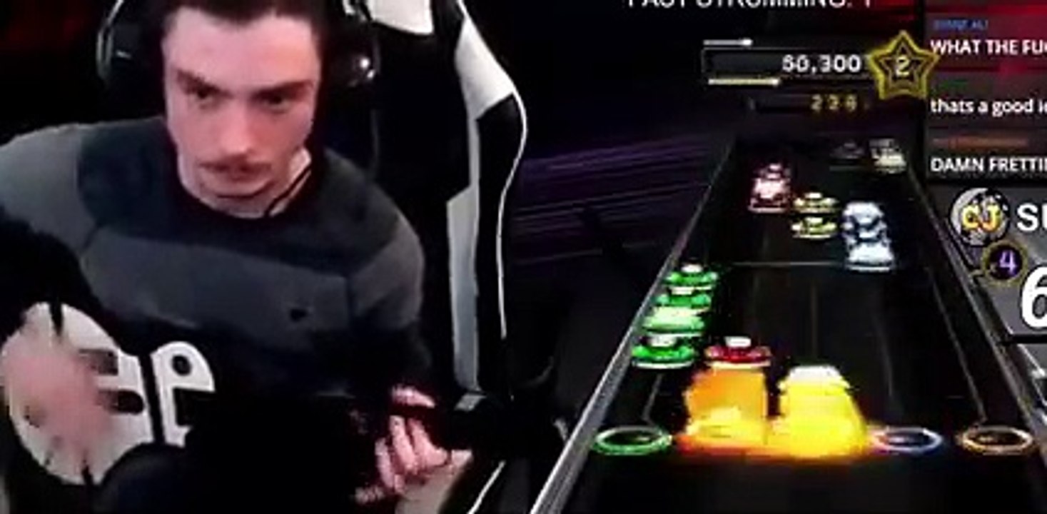 Un joueur réussit à rejouer un morceau impossible de Guitar Hero après 10 ans sans y toucher