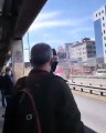 Mecidiyeköy metrobüs durağında skandal! 