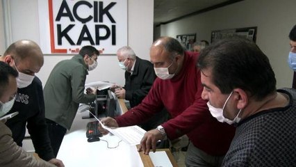 AVCILAR'DA 17 GÜNLÜK KISITLAMA İÇİN İZİN BELGESİ İSTEYENLER KAYMAKAMLIĞA KOŞTU