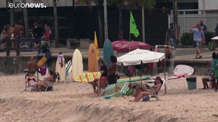 Rio de Janeiro abre praias e parques