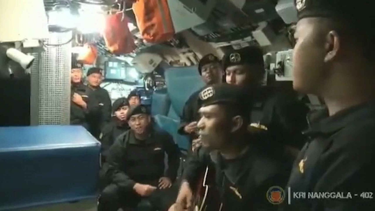 Los marineros cantando.