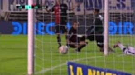 Gimnasia's Carbonero scores freak goal in win over Newell's