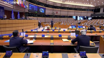В Европарламенте идут итоговые дебаты о "брексите"