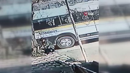 Önce sevdi, sonra alıp gitti...Hırsızlık anı saniye saniye kamerada