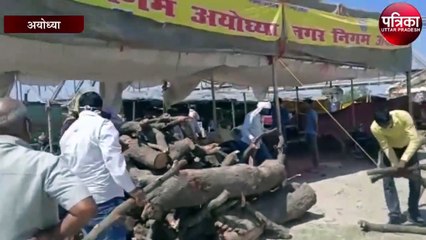 अयोध्या के श्मशान घाट पर कैसे धधक रही चिताएं