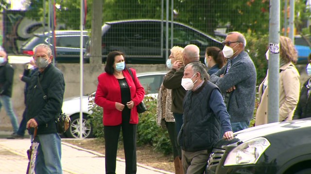 La CAM vacunará a población de 70 a 74 años en 23 hospitales públicos desde este martes