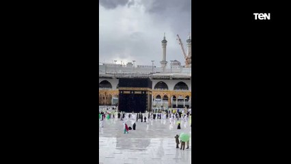 شاهد هطول أمطار غزيرة على مكة المكرمة