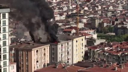 Bağcılar'da yangından kurtulmak için 6. kattan atlayan kişi yaralandı