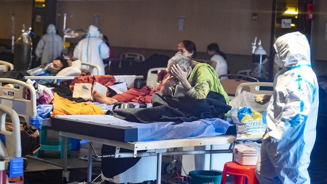 Halla Bol: Delhi HC pulls Kejriwal govt for VIP culture!