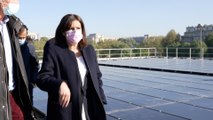 Anne Hidalgo inaugure une ferme de panneaux photovoltaïques : « 40 foyers parisiens seront alimentés de cette manière »