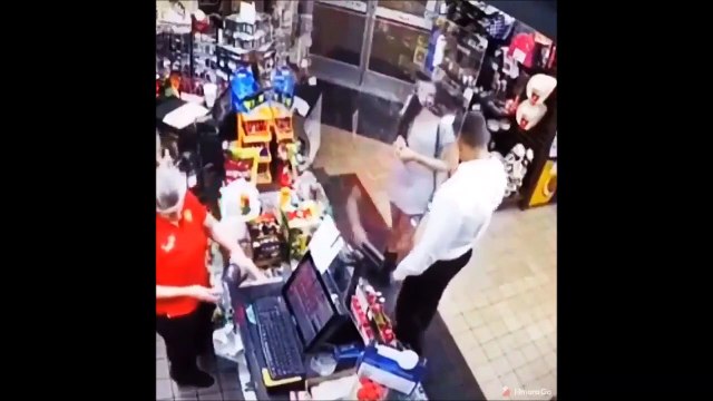 Les plexiglas aux caisses des magasins ne servent pas que contre la COVID !