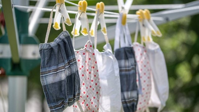 Personas vacunadas contra covid en EE.UU. pueden estar sin tapabocas en exteriores