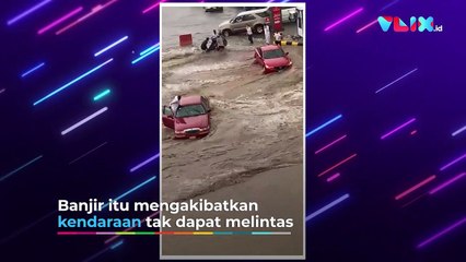 Banjir Terjang Kota Mekkah dan Hujan Es di Masjid Al Haram