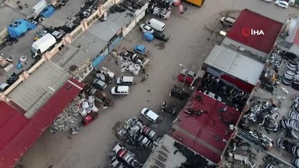 Çaldıkları araçları apartmanın çatı katında parçalamışlar