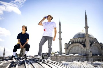 Hazal Nehir ve Dominic Di Tommaso Kapalıçarşı'yı keşfediyor