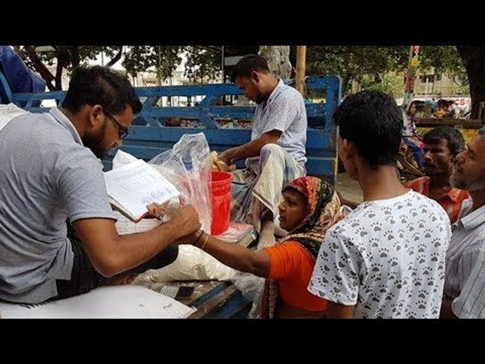 পরিচয় গোপন করে ও এমএস চাল সংগ্রহ করছেন নিম্ন মধ্যবিত্তরা | Middle class collecting OMS rice