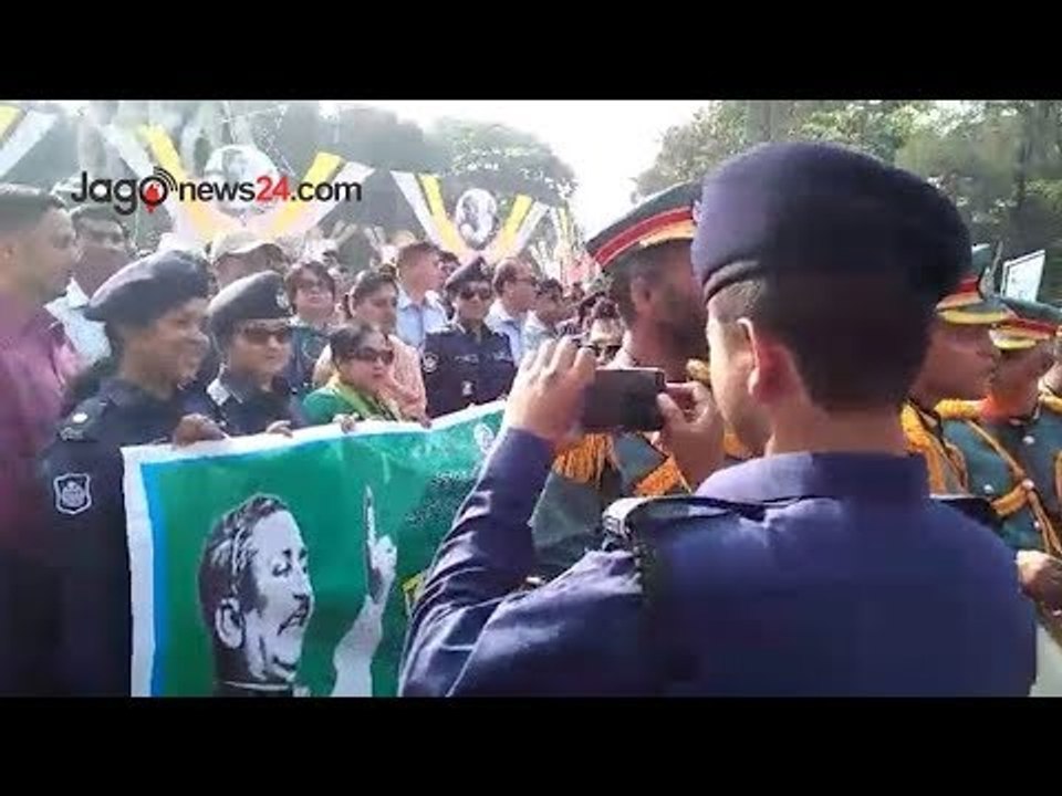 সোহরাওয়ার্দীতে আটকে গেল পুলিশের ব্যান্ডপার্টি | In Suhrawardy The Police Bandpatty Got Trapped