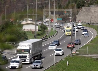 BOLU DAĞI'NDA TAM KAPANMA ÖNCESİ ARAÇ YOĞUNLUĞU