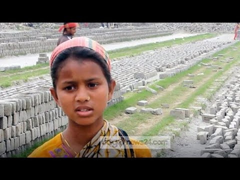 এক হাজার ইট টেনে ১২৫ টাকা পায় আশা মনি | 125 Taka get To Pull one thousand bricks, Asha Moni