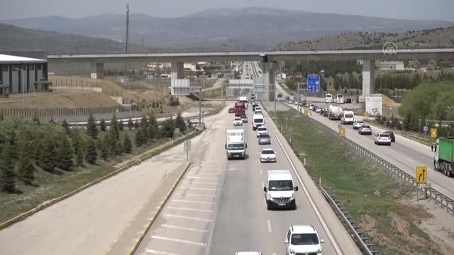 KIRIKKALE - Tam kapanma öncesi 43 ilin geçiş noktası Kilit kavşak Kırıkkale'de yoğunluk başladı