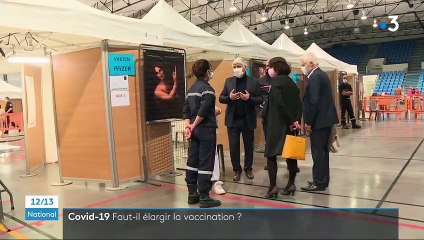 Vaccin contre le Covid-19 : faut-il donner les créneaux libres aux publics non prioritaires ?