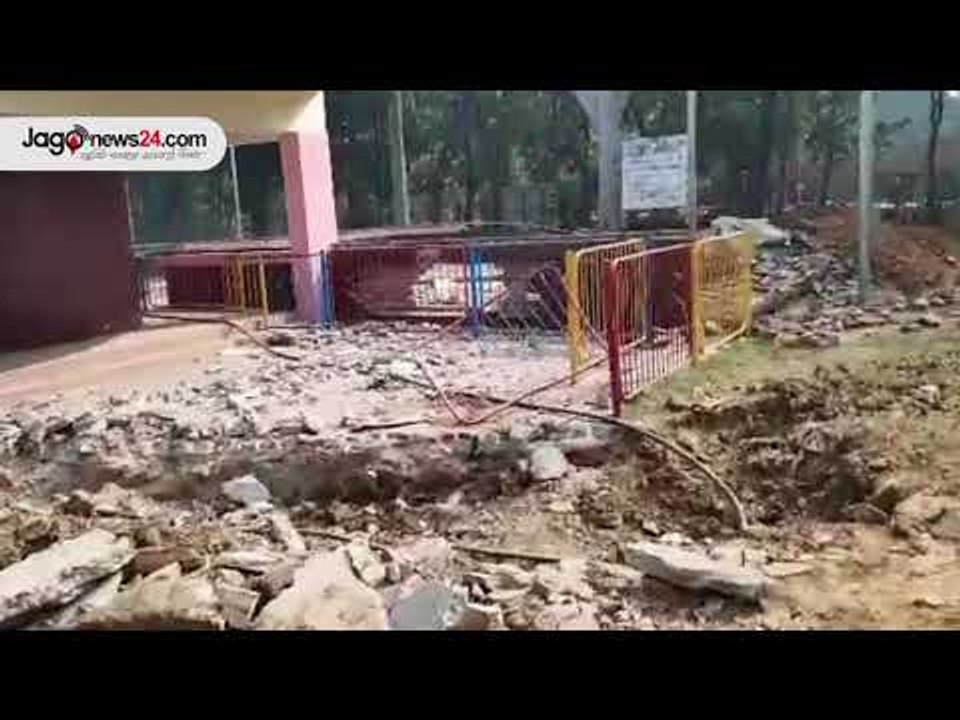 ৪০ বছরের পুরনো শাহবাগের ঐতিহাসিক শিশুপার্কটি যেন আজ ধ্বংসস্তূপ || jagonews24.com