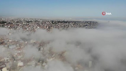 Şehir sis bulutları altında kaldı