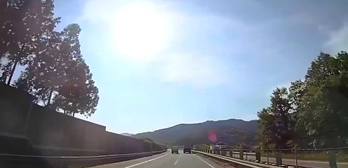 Akıllara durgunluk veren kaza kameraya böyle yansıdı