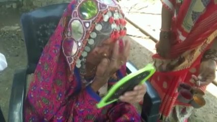 Un hombre de 105 años en India y su mujer de 95 sobreviven al covid tras 10 días en el hospital