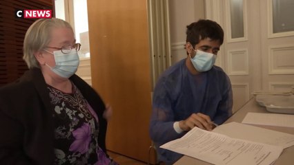 Covid-19 : pourquoi le gouvernement ne veut-il pas ouvrir la vaccination à tous ?