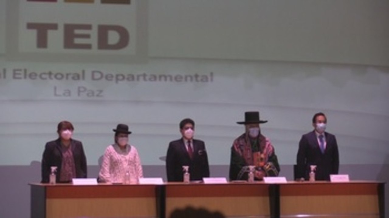 Ente electoral hace entrega de credenciales a nuevas autoridades bolivianas