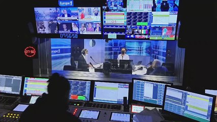 Emmanuel Macron : "Quand le dialogue est quasi rompu, la diplomatie gagne en simplicité" (Canteloup)