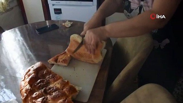 İftarda pidenin içinden çıkanı görünce gözlerine inanamadı