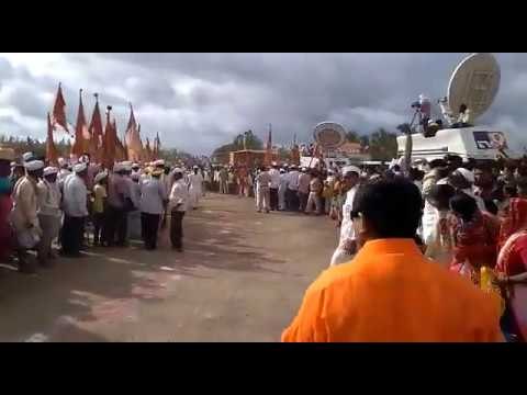 संत तुकाराम महाराज पालखी सोहळ्यातील गोल रिंगण सोहऴा