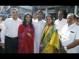 Download Video: Loksabha 2019 : Parth Pawar joins Supriya Sule in nomination filing rally