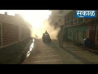 करोनाला घालवण्यासाठी शेतकरी आला धावून!