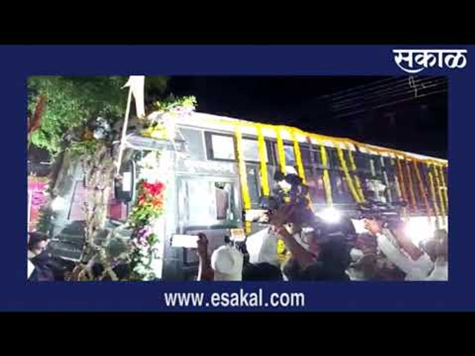 माऊलींच्या पादुकांचे वाखरीत आगमन... | Sakal Media |