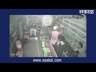 अबब..चौदा लाखाचे मोबाईल कसे चोरले पहा...