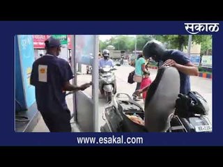 सोशल डिस्टनसिंगसाठी पेट्रोल पंप चालकांची अनोखी योजना
