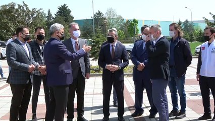 Gıda ve mobilya yüklü yardım TIR'ları yola çıktı