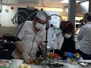 - Türk ve Suriyeli aileler birbirleri için iftar sofrası hazırladı